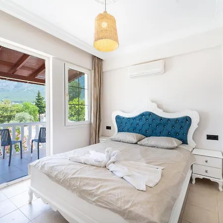 Ova - 2 Bedrooms *