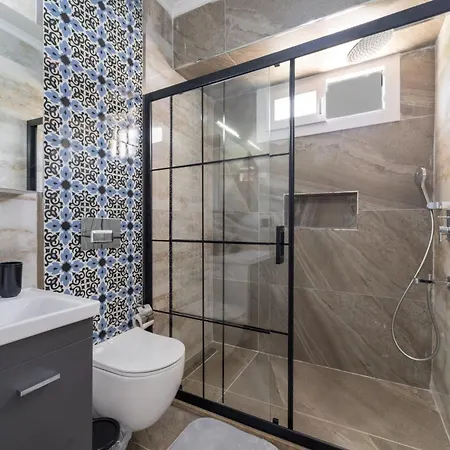 Ova - 2 Bedrooms